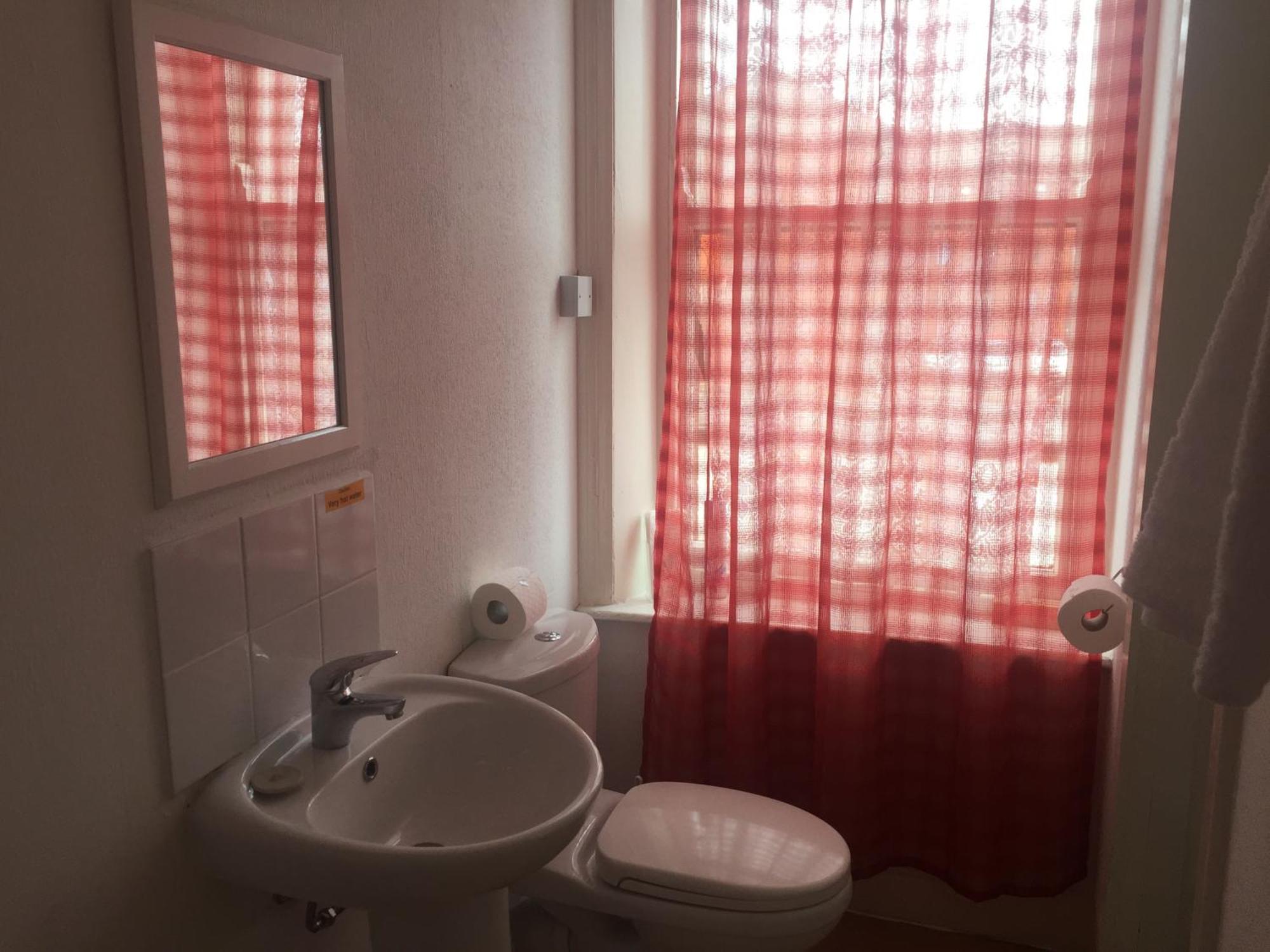 Guest house The Albert Near Winter Gardens Blackpool